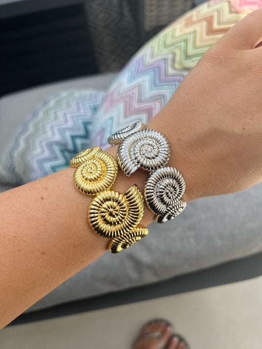 Chunky Shell Cuff