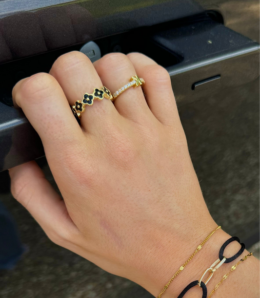 Clover Ring